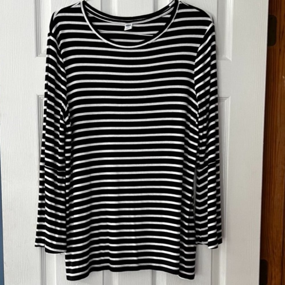 Old Navy Black and White Ribbed Striped Long Sleeve Tee Size XL/Tall